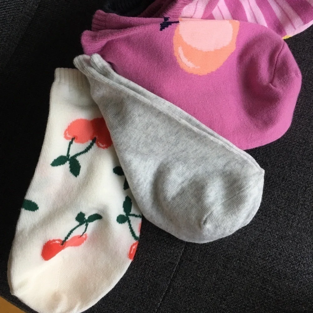 Old Navy Set/6 Women’s Fruit Theme Variety Ankle Socks, One Size